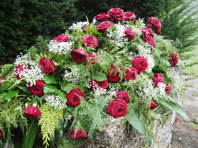 funeraire-TOURRETTE LEVENS-min_roses-61203